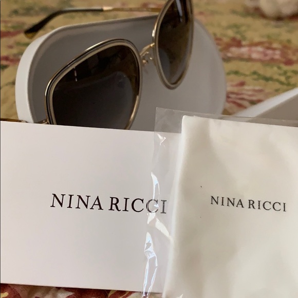 Sunglasses Nina Ricci